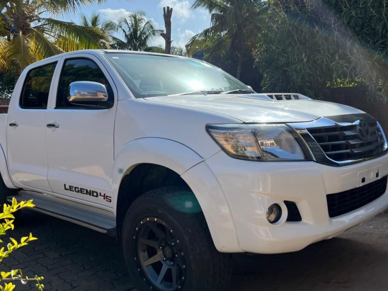 Vende-se Toyota Hilux legend45