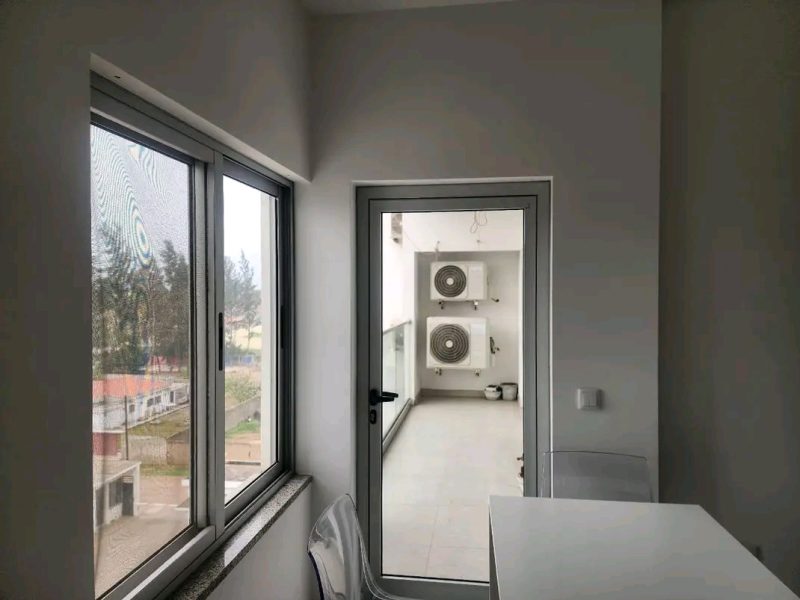 Arrenda-se apartamento tipo3 no condominio for life (costa do sol)