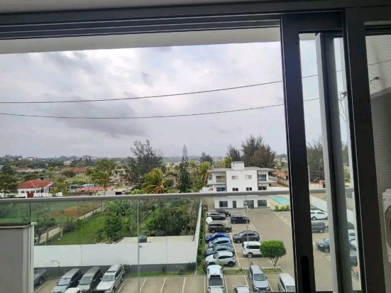 Arrenda-se apartamento tipo3 no condominio for life (costa do sol)