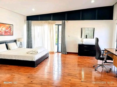 Vende-se Moradia tipo4 no bairro de Maxaquene proximo a OMM