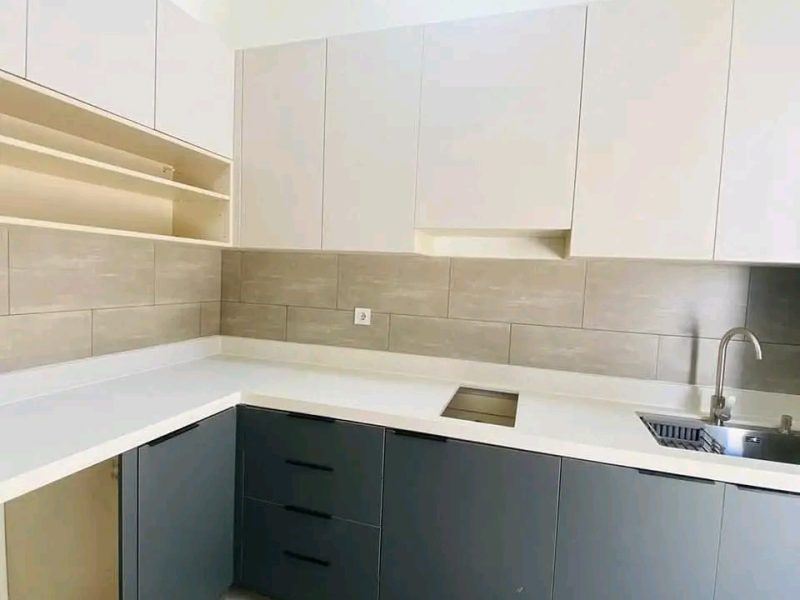 Vende-se moradia tipo4 c piscina dentro de um condomínio no bairro da costa do sol triunfo2 a 4minutos da marginal