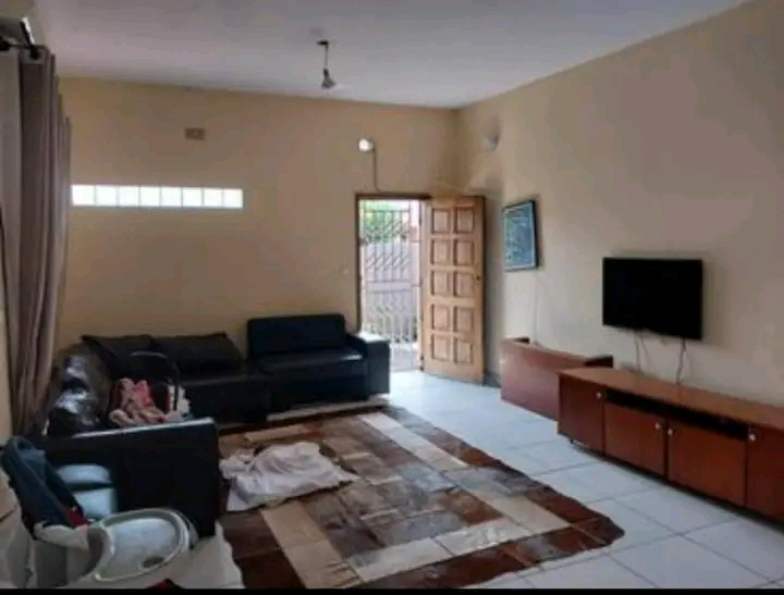 Arrenda se uma casa tipo 3 com mobília na matola