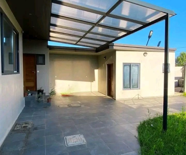 Vende-se moradia gemenida tip3 dentro de um condominio seguro no bairro da costa do sol (Mapulene bombas da galp)