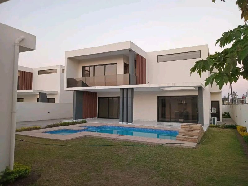 Vende-se moradia tipo4 dentro de uma condomínio no bairro da costa do sol