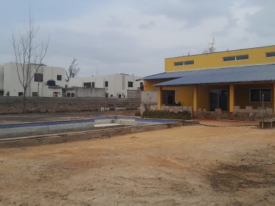 Vende-se terreno vedado no bairro costa do sol proximo ao proximo ao remar numa rua pavimentado