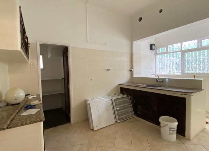 Vende-se T4 na Sommershield Av. Dar es salaam