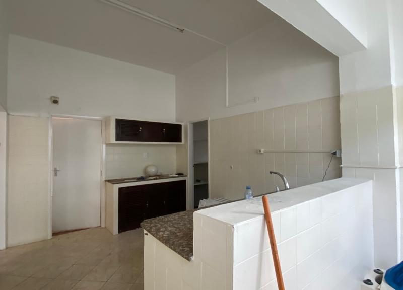 Vende-se T4 na Sommershield Av. Dar es salaam