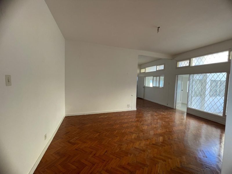 Vende-se T4 na Sommershield Av. Dar es salaam