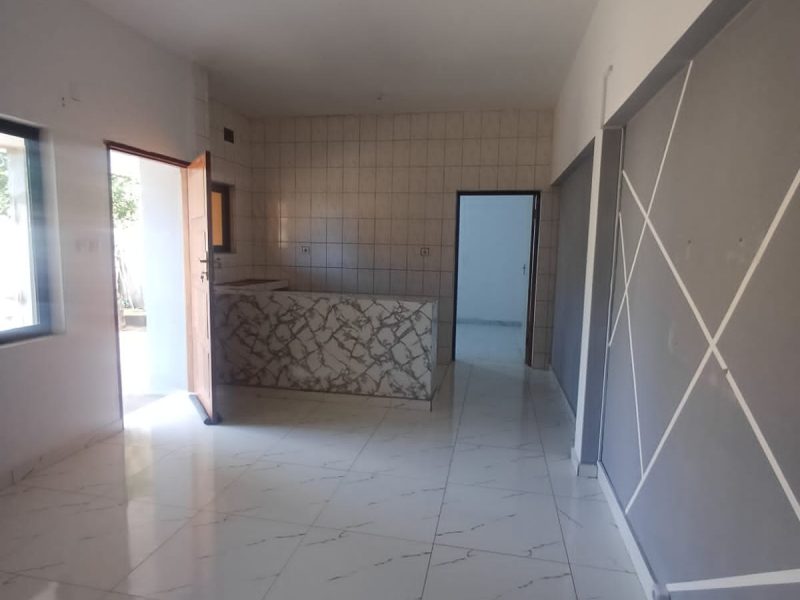 Arrenda se uma casa tipo 1 no bairro de laulane condomínio