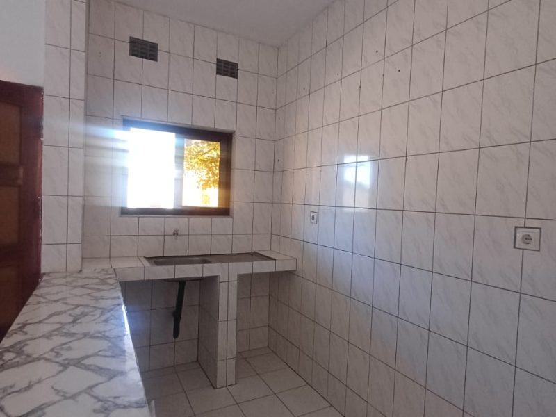 Arrenda se uma casa tipo 1 no bairro de laulane condomínio