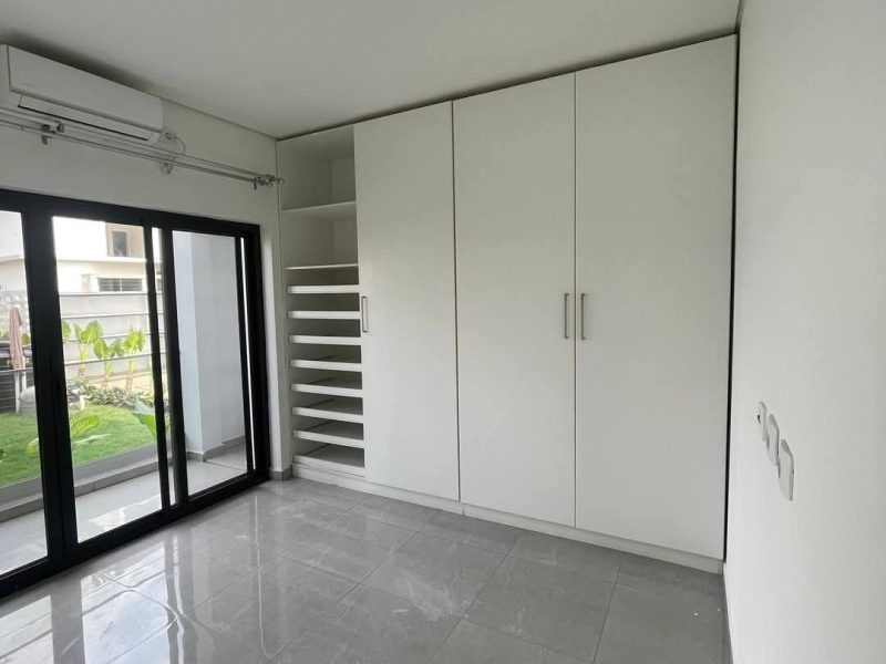 Vende-se Apartamento T4 Costa do sol - Triunfo