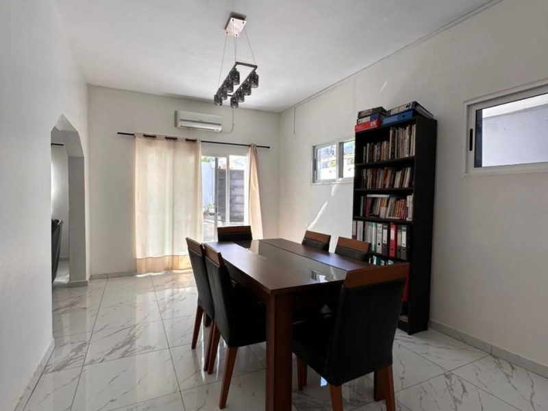 Vende-se T4 no Triunfo Velho