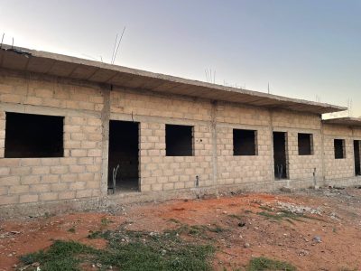 Vende-se Condomínio de 4 casas em CMC