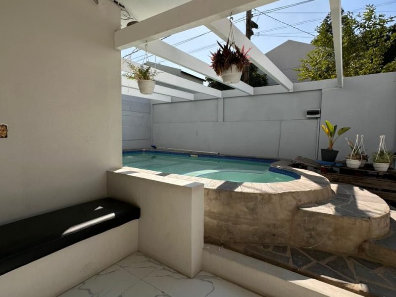 Vende-se T4 no Triunfo Velho