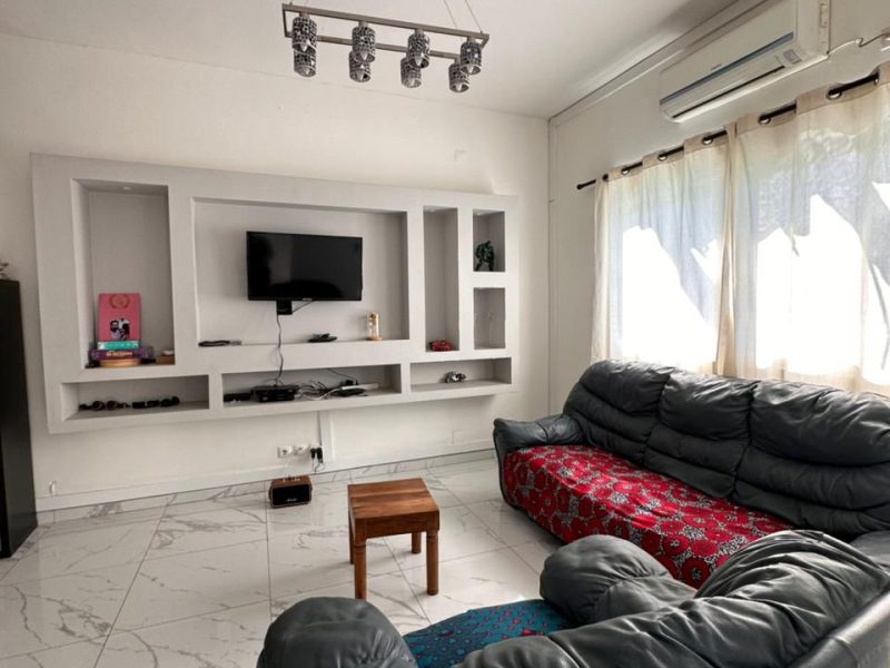 Vende-se T4 no Triunfo Velho