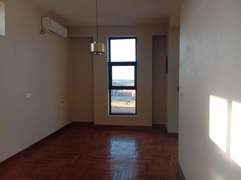 Arrenda-se 2 Geminadas em Mapulene - TIZEMA