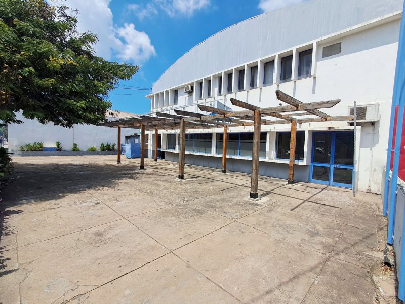 Arrenda-se armazém com 1200m² na Av. Do Trabalho