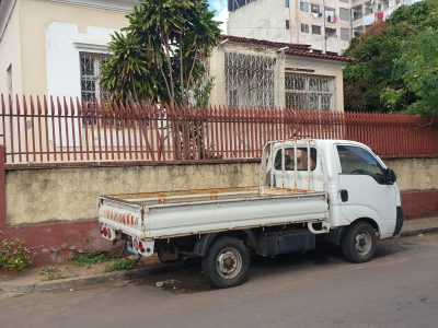 Vende-se ruína com 700m² no B. Central (ponto final)