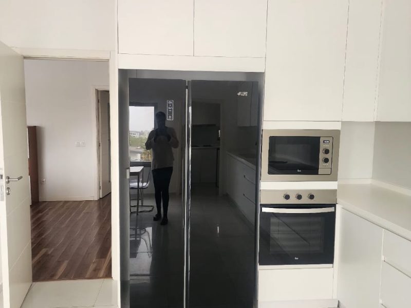 Arrenda se um apartamento tipo 3 na costa do sol condomínio 4 life