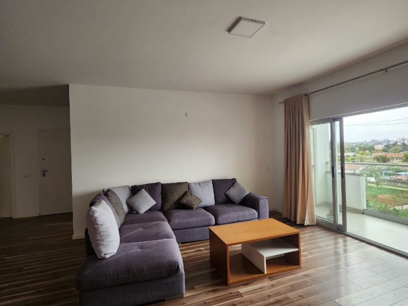 Arrenda se um apartamento tipo 3 na costa do sol condomínio 4 life