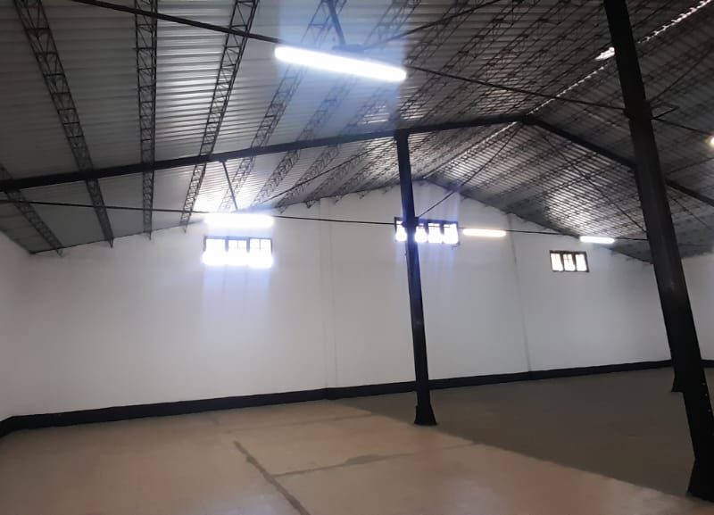 Arrenda-se Armazém de 500m² na baixa