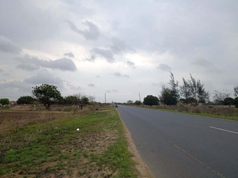 Transpasse de 2 terrenos na katembe