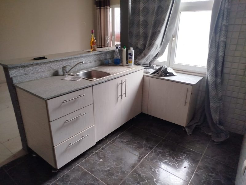 Arrenda se uma casa tipo 1 no bairro de laulane condomínio