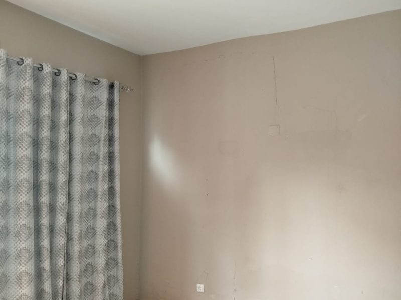 Arrenda se uma casa tipo 1 no bairro de laulane condomínio