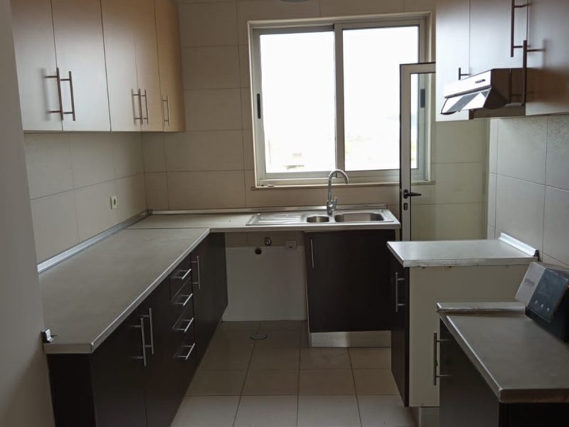 Arrenda se apartamento no condomínio português no zimpeto