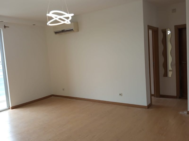 Arrenda se apartamento no condomínio português no zimpeto