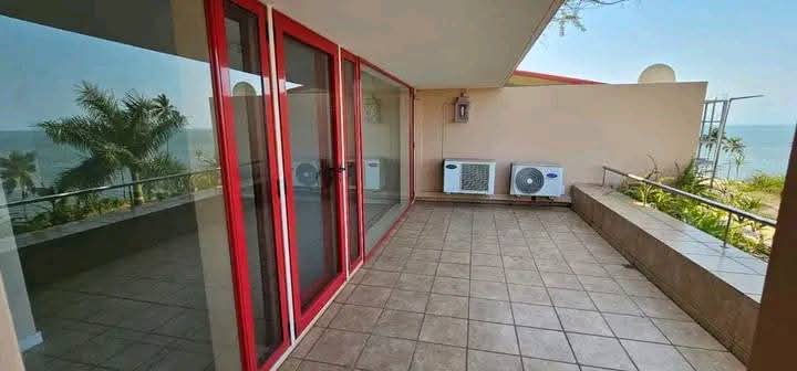 Vende se uma vivenda com vista ao mar no condomínio ccaracol