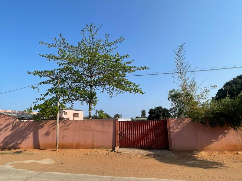 Trespasse de espaço 15x23 em Laulane