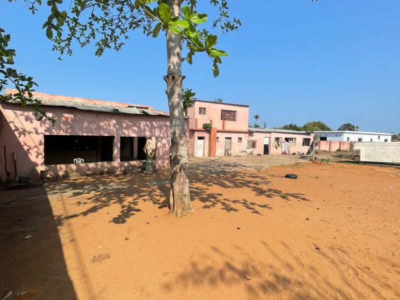 Trespasse de espaço 15x23 em Laulane