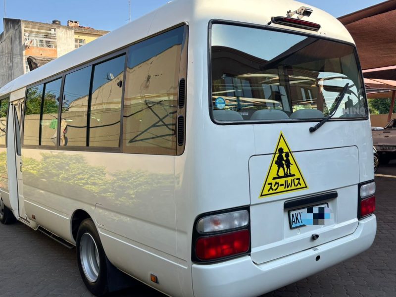 Vende-se Toyota Coaster 29 lugares