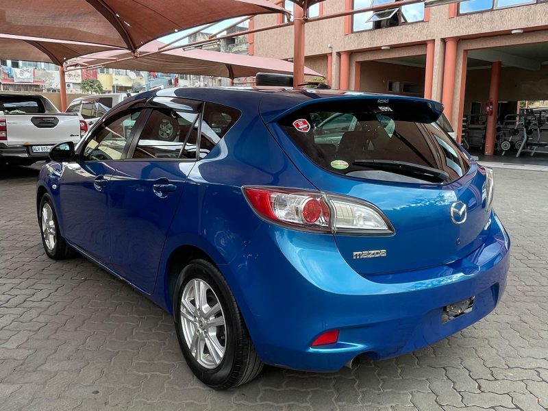 Vende-se Mazda Axela