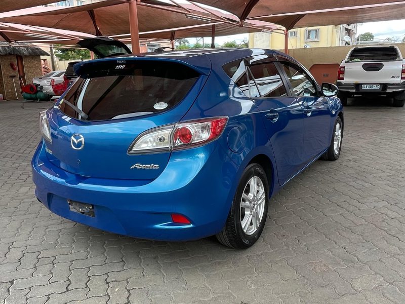 Vende-se Mazda Axela
