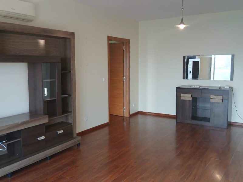 Arrenda se apartamento tipo 3 na costa do sol