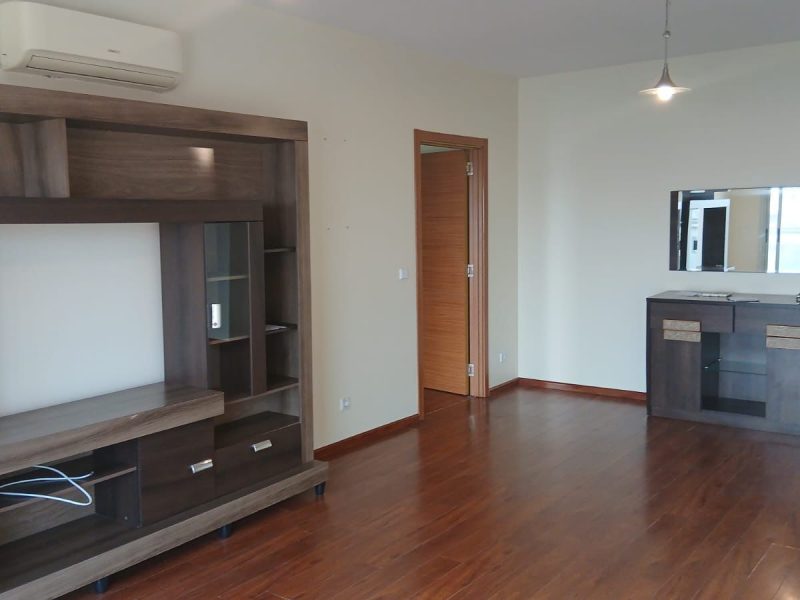 Arrenda se apartamento tipo 3 na costa do sol