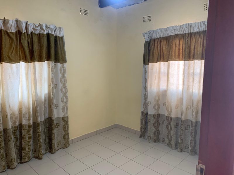 Arrenda se uma casa tipo 3 no bairro de laulane