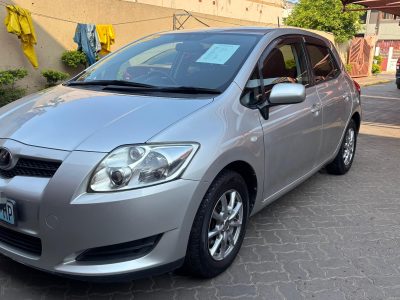 Vende-se Toyota Auris