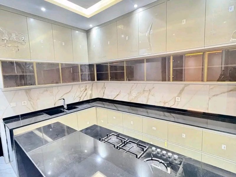 Arrenda-se tipo4 c piscina noa bairro de costa do sol Mapulene