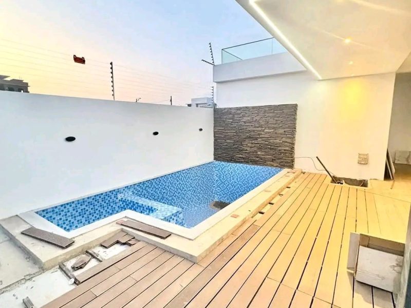 Arrenda-se tipo4 c piscina noa bairro de costa do sol Mapulene