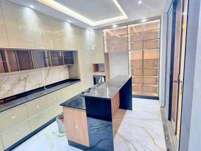 Arrenda-se tipo4 c piscina noa bairro de costa do sol Mapulene