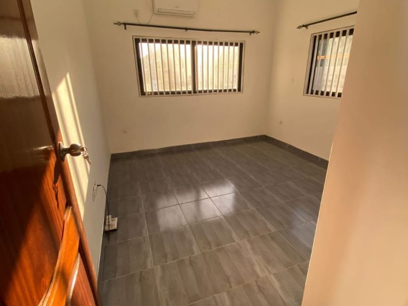 Arrenda se uma casa em magoanine