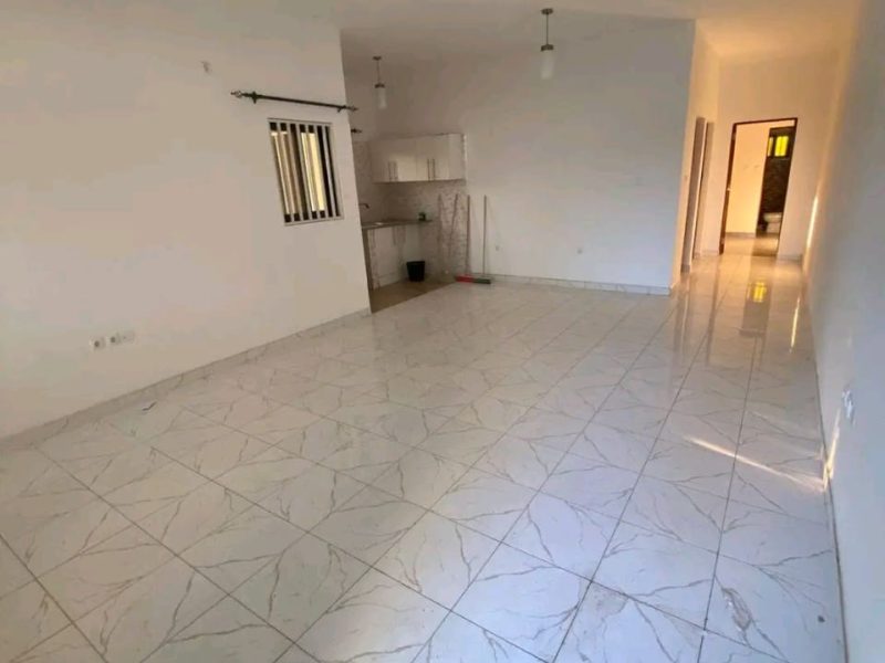 Arrenda se uma casa em magoanine