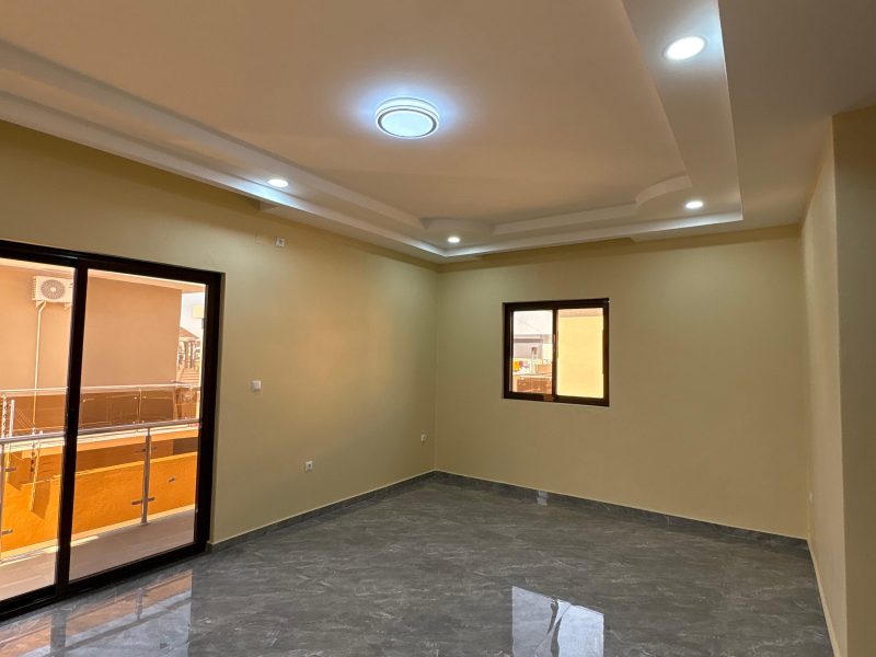 Vende-se T4+anexo em Mapulene