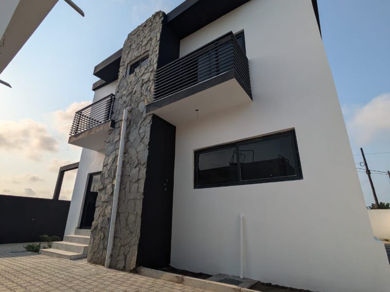 Vende-se T3+ 1 em Mapulene