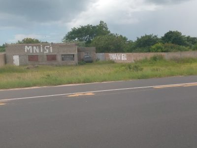 Trespasse de espaço ~4000m² em Katembe (Berma da estrada)