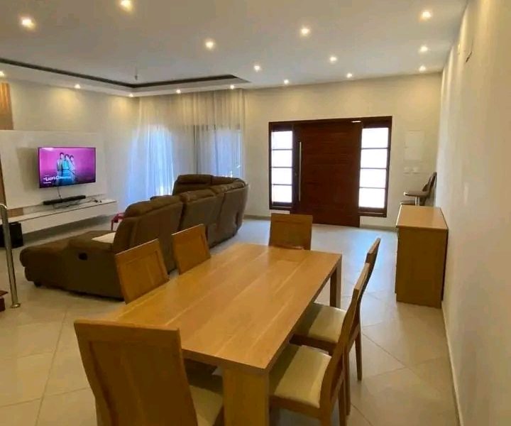 Vende-se tipo3 duplex no bairro de mapulene (costa do sol)