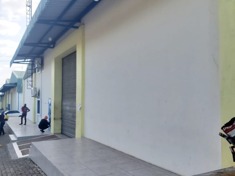 Vende-se Armazém em Missão Rock (Cond. ZTC)